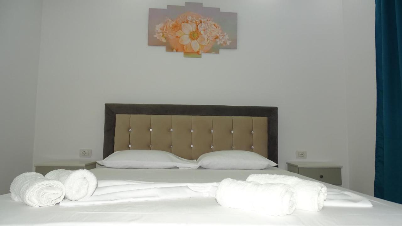 Hotel Arsenal Ksamil Esterno foto